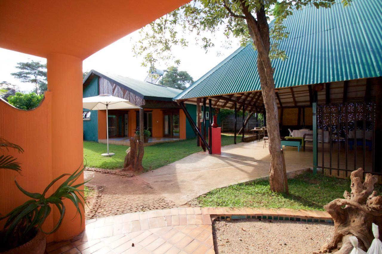 Flatdog Lodge Victoria Falls Dış mekan fotoğraf