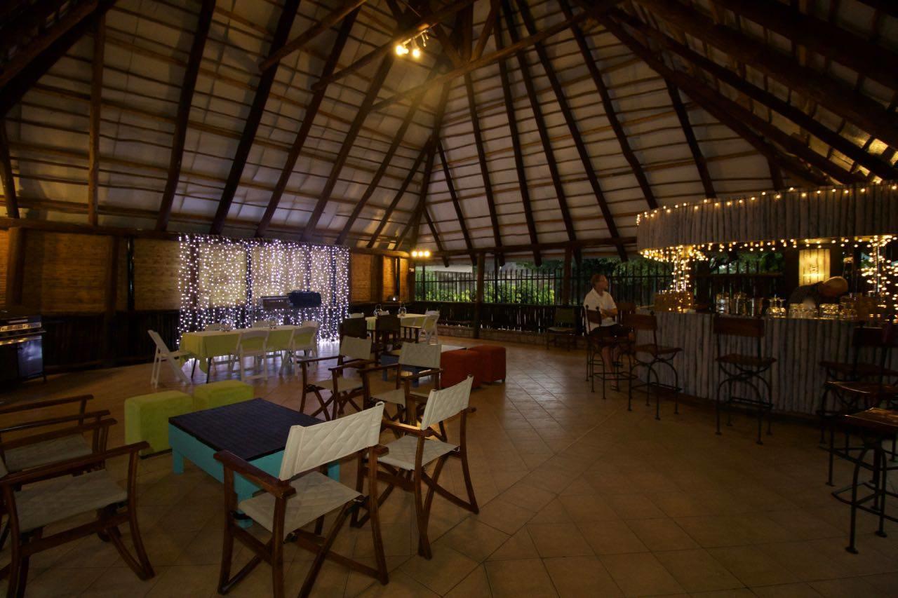 Flatdog Lodge Victoria Falls Dış mekan fotoğraf