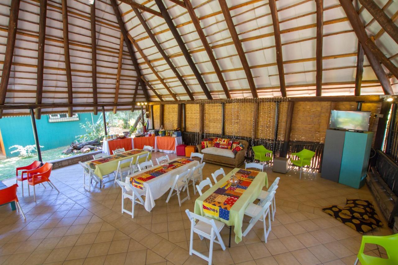 Flatdog Lodge Victoria Falls Dış mekan fotoğraf