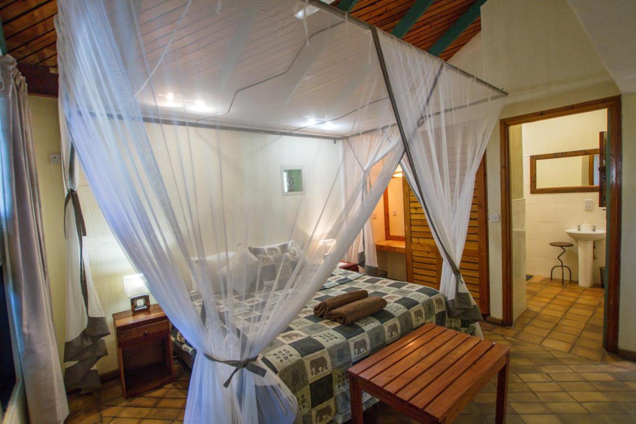 Flatdog Lodge Victoria Falls Dış mekan fotoğraf